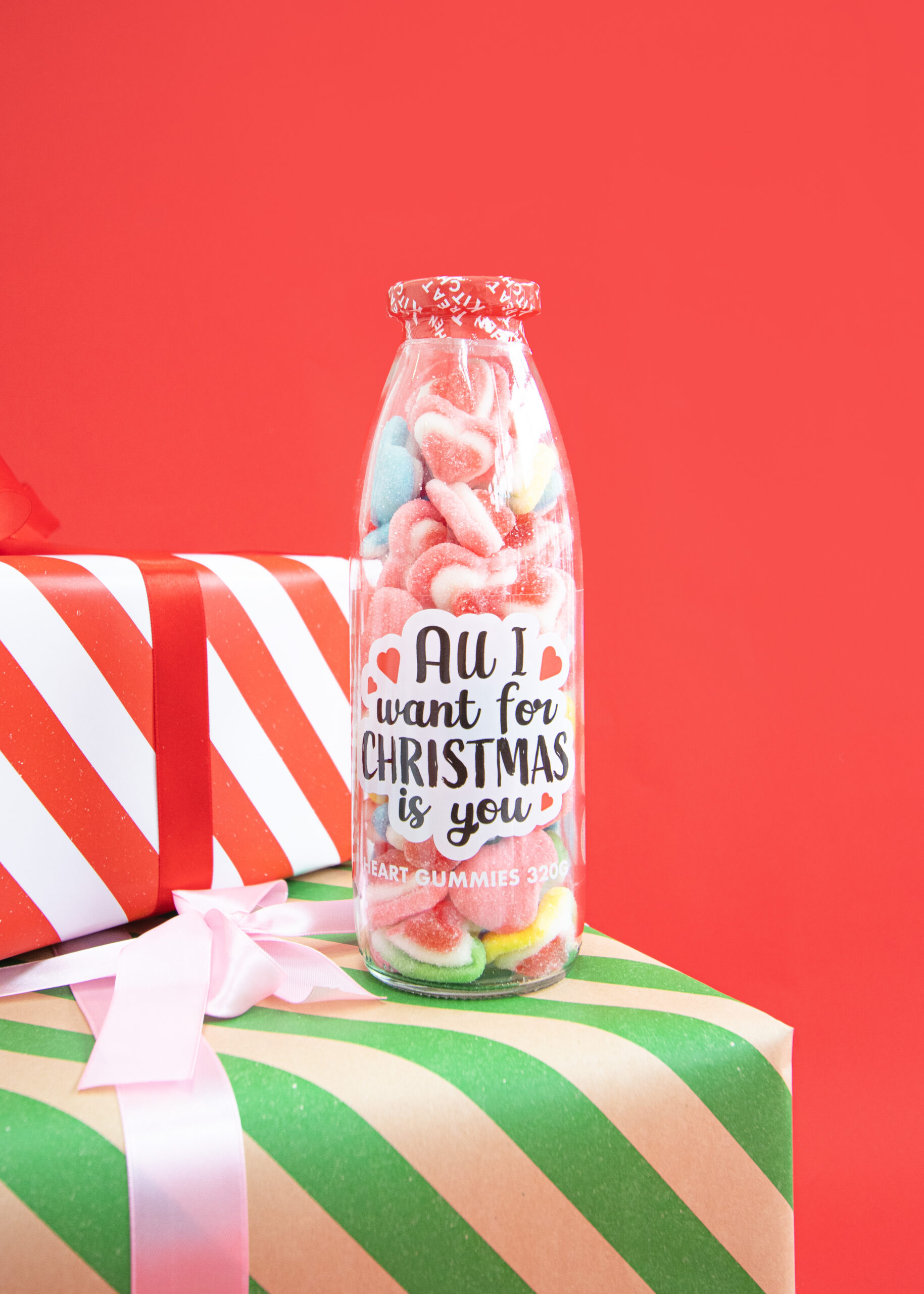 All I Want For Christmas Heart Shaped Gummie 320g Bottle - Image 3