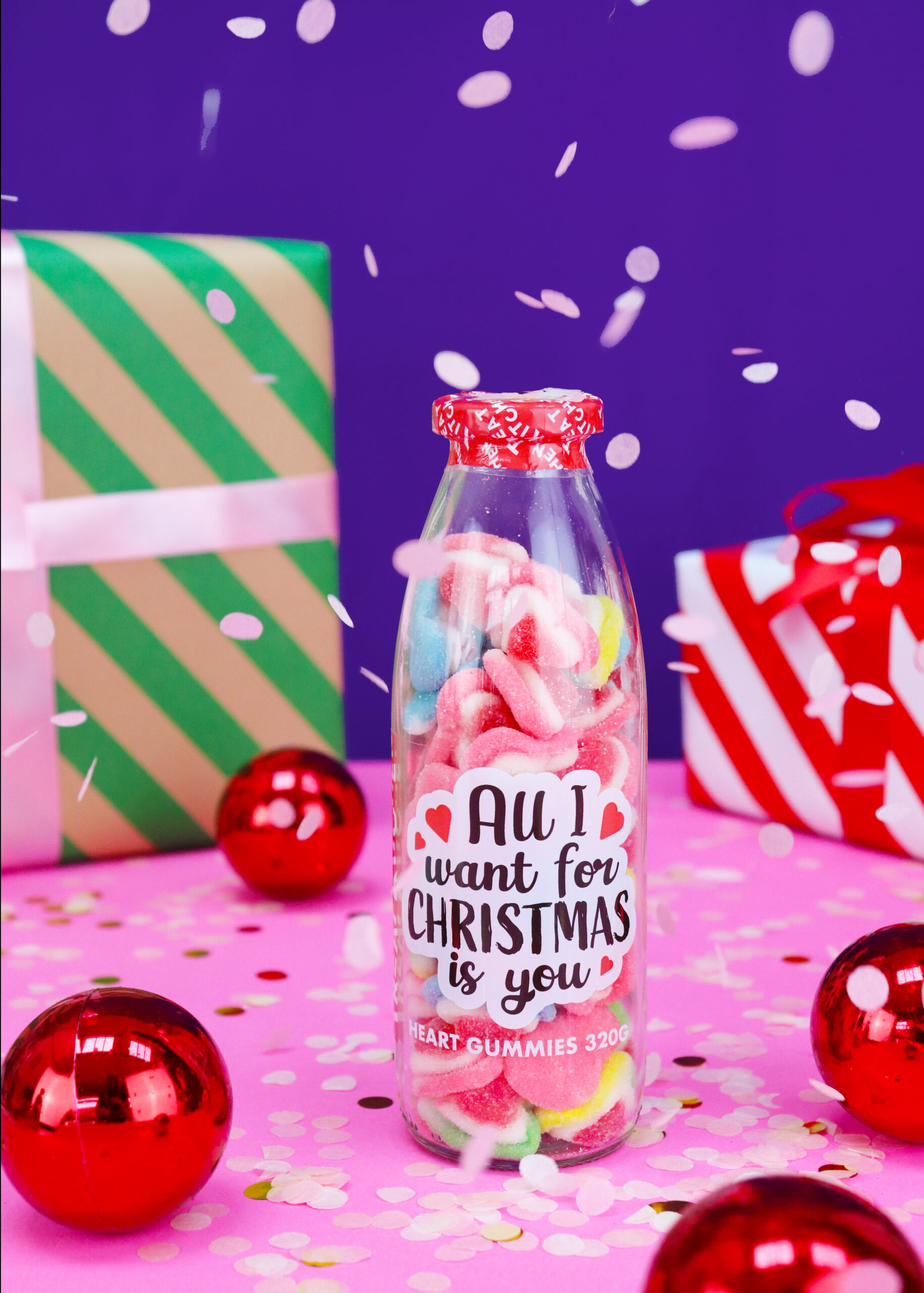 All I Want For Christmas Heart Shaped Gummie 320g Bottle - Image 4