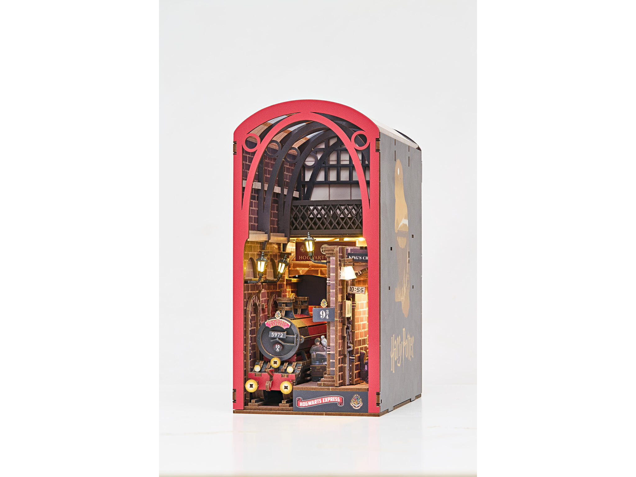 Harry Potter "Hog Warts" Express Book Nook - Image 4